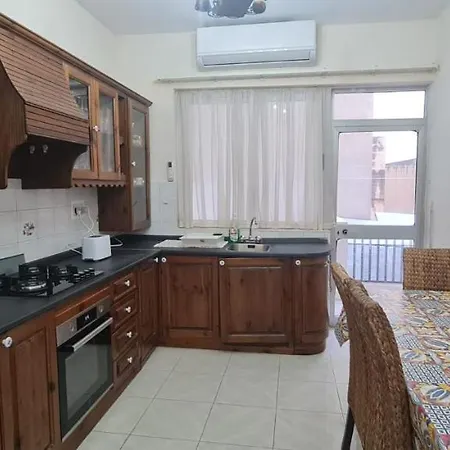 Residencia La Promesa Apartment St. Paul's Bay Exterior photo